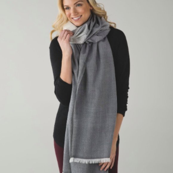 Lululemon Love And Light Scarf - Picture 3 of 7